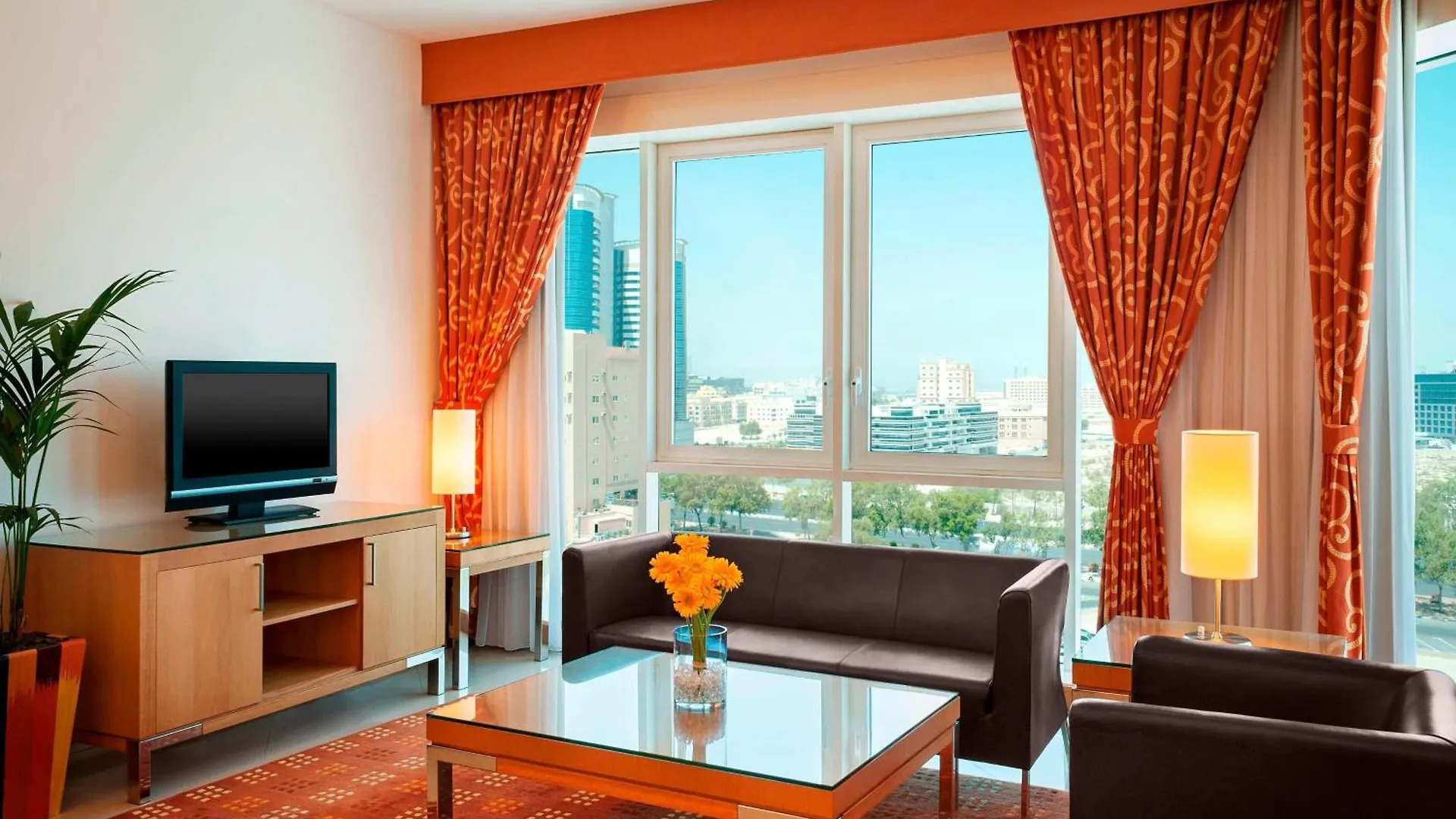 Four Points By Sheraton Bur Dubai 4*,