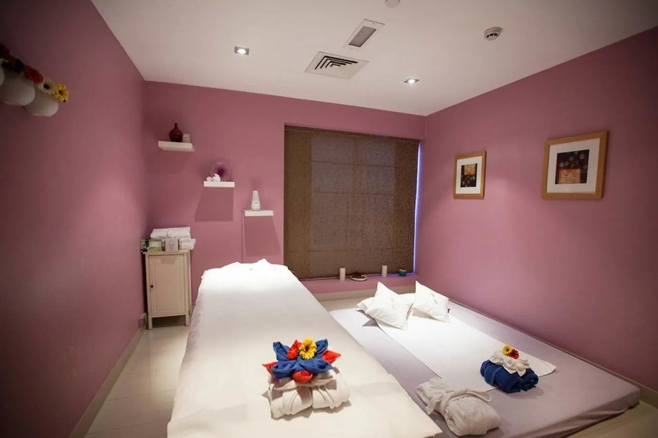 Four Points By Sheraton Bur Dubai 4*,
